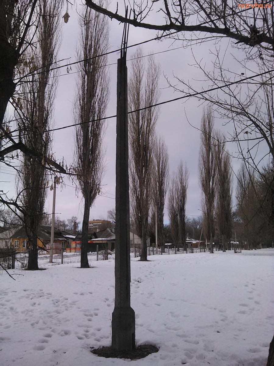 Курск - Столбы у школы