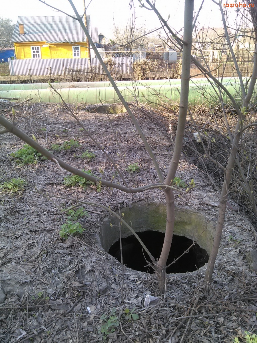 Курск - Загаженный люк