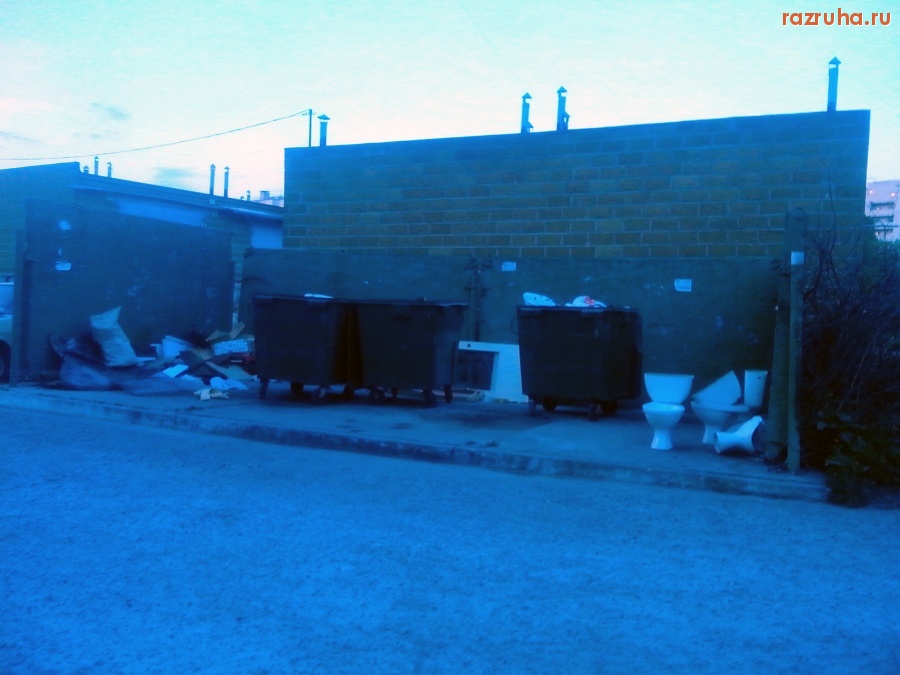 Курск - Унитазы на помойке