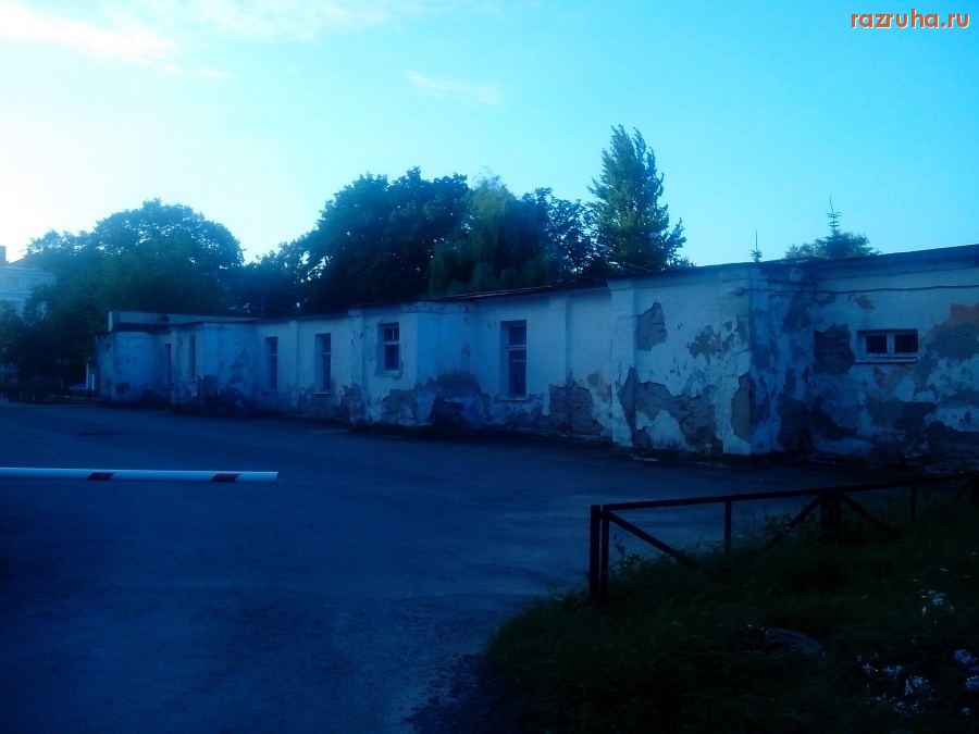 Курск - Ободранная стена