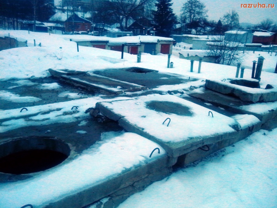 Курск - Люки на теплотрассу