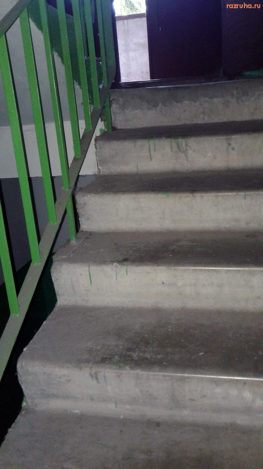 Курск - На половину отремонтированный подъезд