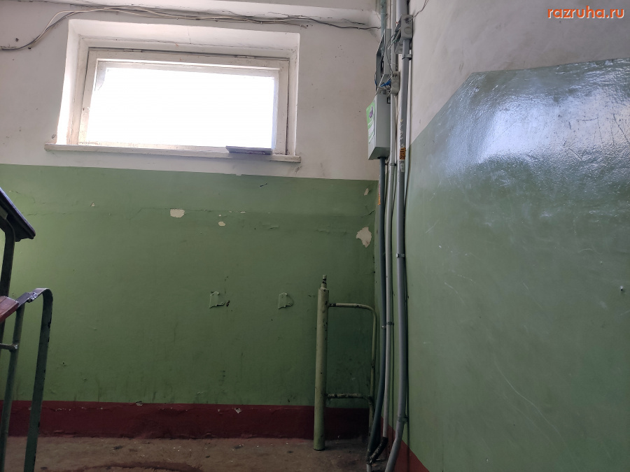 Курск - Подъезд с трещинами