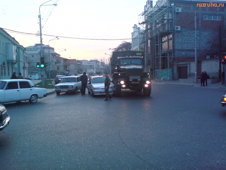 Махачкала - ДТП на улице