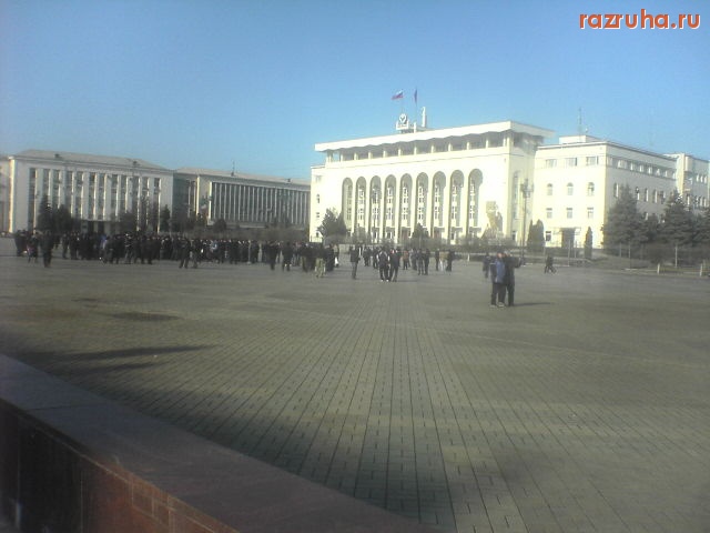 Махачкала - драка на площаде