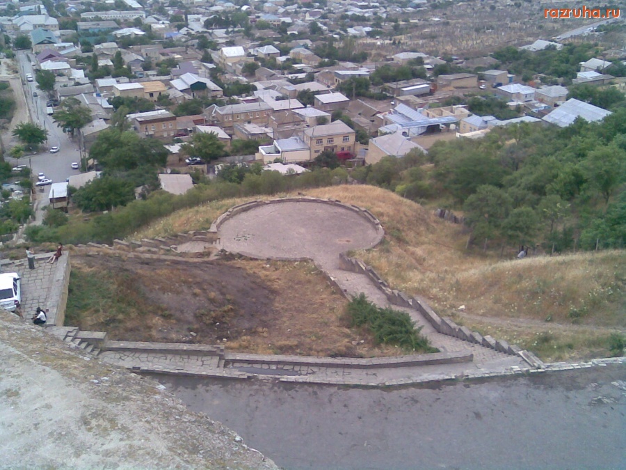 Дербент - плошадка для танцоров царя