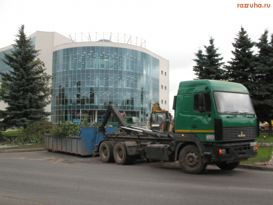 Обнинск - Спиливание деревьев.
