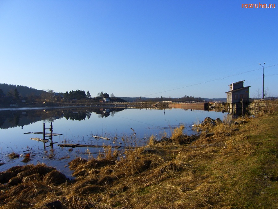 Сортавала - загаженныи берег Ладоги
