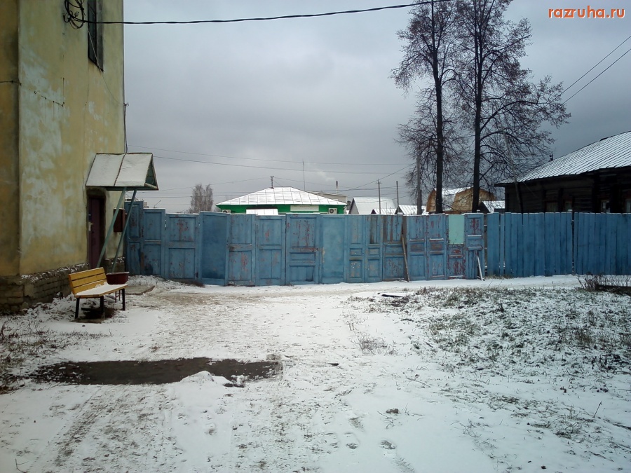 Нерехта - Территория Нерехтской ЦРБ Забор из дверей