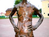  - Ржавая статуя туриста в Каменец-Подольском