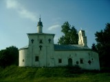 Изборск - Заброшенная церковь 2